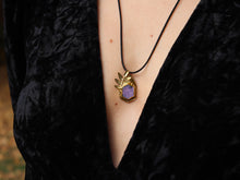 Load image into Gallery viewer, Liliac pendant
