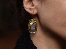 Load image into Gallery viewer, Violet earrings
